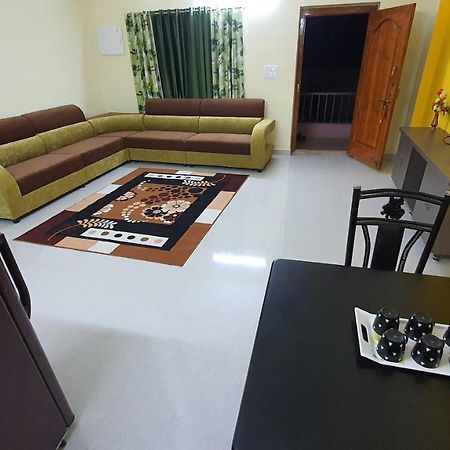 Tirupati Homestay - 2Bhk Ac Family Apartments Near Alipiri And Kapilatheertham - Walk To A2B Veg Restaurant - Wifi - Android Tv - Easy Access To Tirumala المظهر الخارجي الصورة