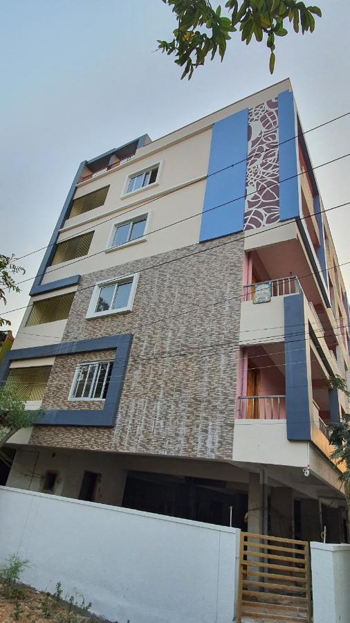 Tirupati Homestay - 2Bhk Ac Family Apartments Near Alipiri And Kapilatheertham - Walk To A2B Veg Restaurant - Wifi - Android Tv - Easy Access To Tirumala المظهر الخارجي الصورة