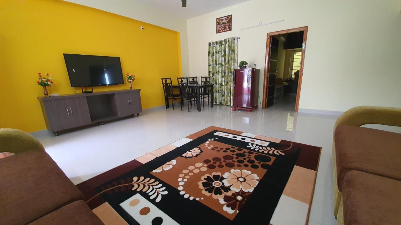 Tirupati Homestay - 2Bhk Ac Family Apartments Near Alipiri And Kapilatheertham - Walk To A2B Veg Restaurant - Wifi - Android Tv - Easy Access To Tirumala المظهر الخارجي الصورة