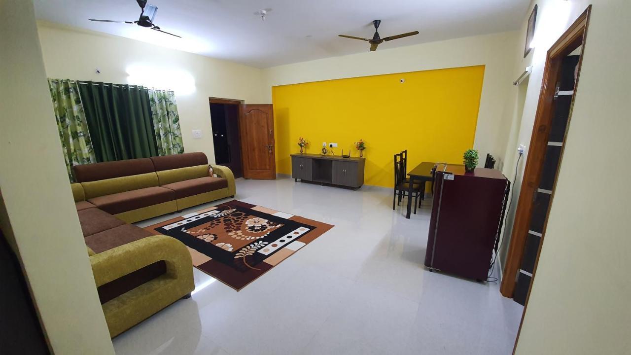 Tirupati Homestay - 2Bhk Ac Family Apartments Near Alipiri And Kapilatheertham - Walk To A2B Veg Restaurant - Wifi - Android Tv - Easy Access To Tirumala المظهر الخارجي الصورة