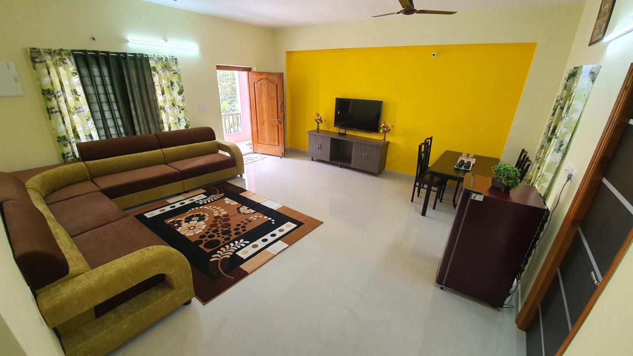 Tirupati Homestay - 2Bhk Ac Family Apartments Near Alipiri And Kapilatheertham - Walk To A2B Veg Restaurant - Wifi - Android Tv - Easy Access To Tirumala المظهر الخارجي الصورة